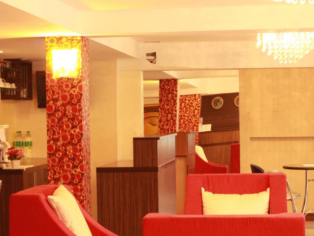 Фото Oyo 232 Patong City Hometel