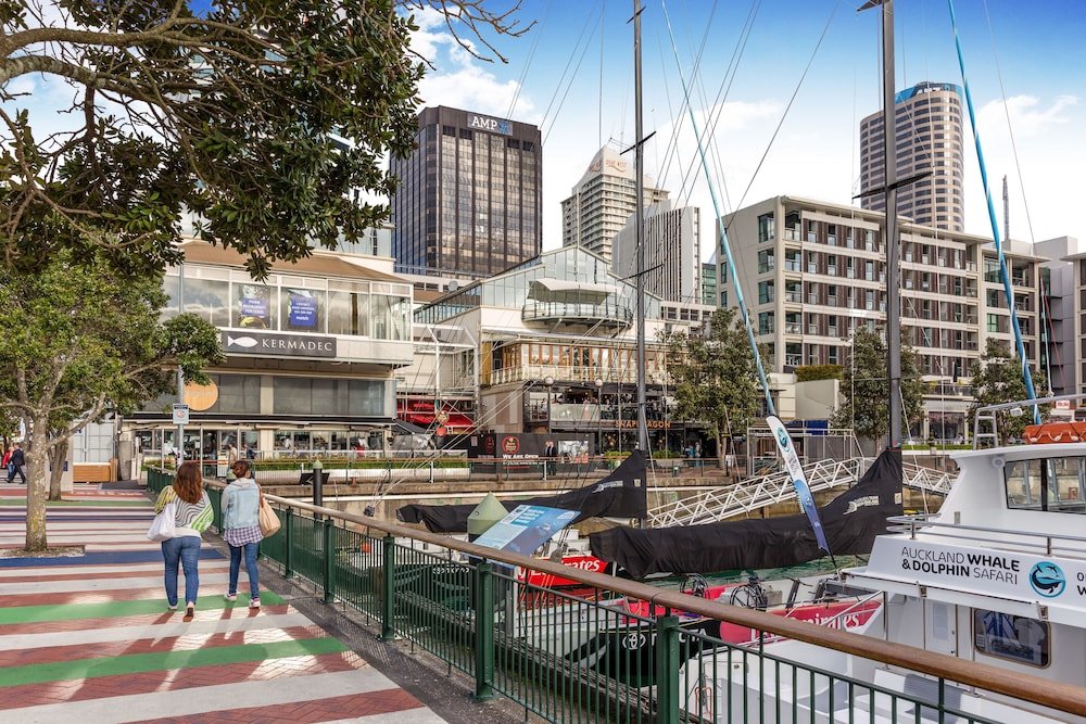 Фото Newly Refurnished Stylish One Bedroom - by Urban Butler