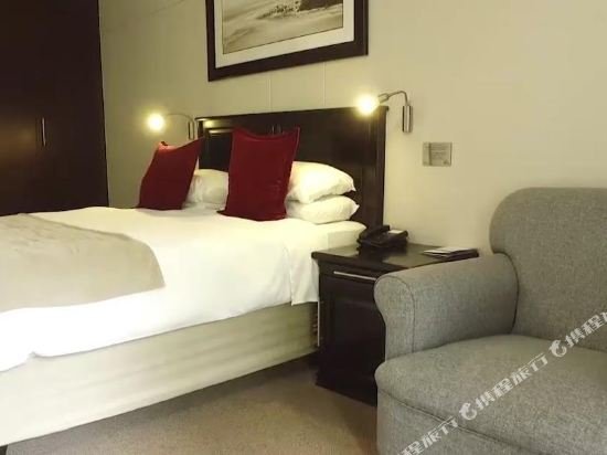 Фото Blue Lagoon Hotel and Conference Centre