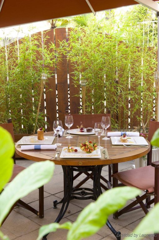 Фото Hotel NH Nice