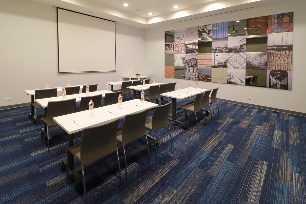 Фото Holiday Inn Express And Suites Ensenada Centro, an Ihg Hotel