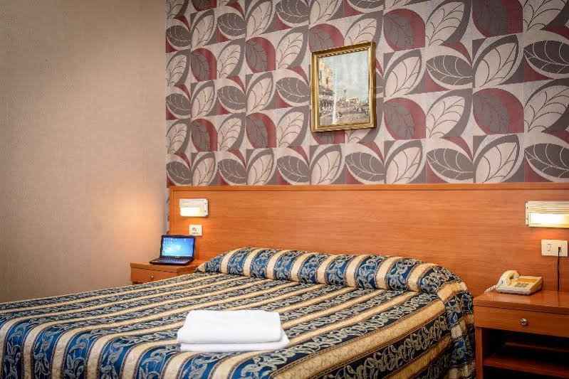 Фото Hotel Emmaus