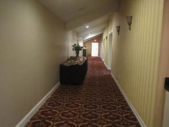 Фото Ramada by Wyndham Whitehall/Allentown