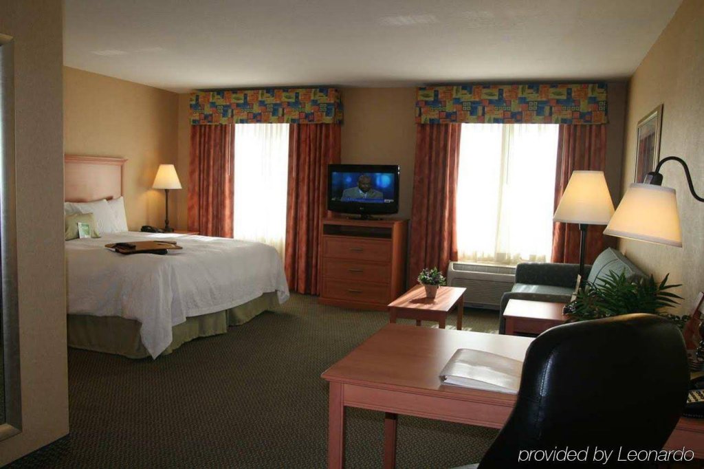 Фото Hampton Inn & Suites Lathrop