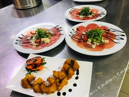 Фото Hotel Carpinus