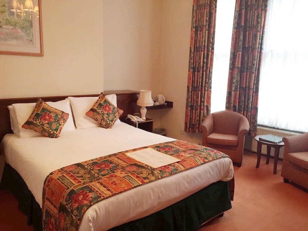 Фото Arundel House Hotel