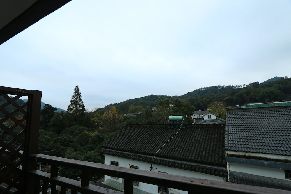 Фото Westlake Hostel Man Juelong branch