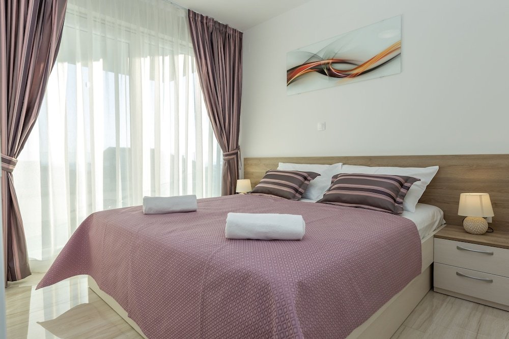 Фото Apartments Tomana