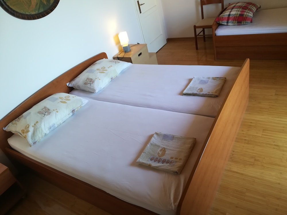 Фото S And L Apartments