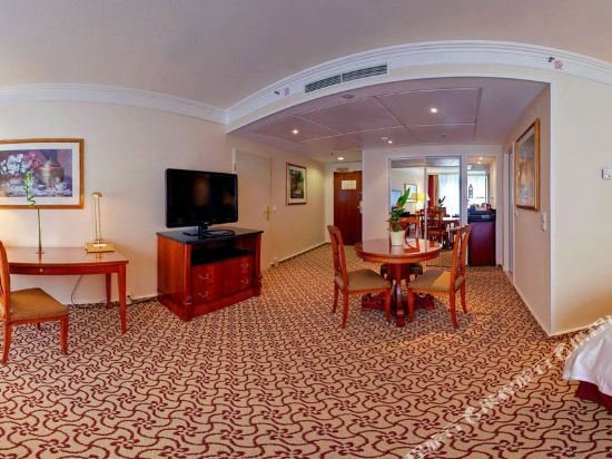 Фото Leipzig Marriott Hotel