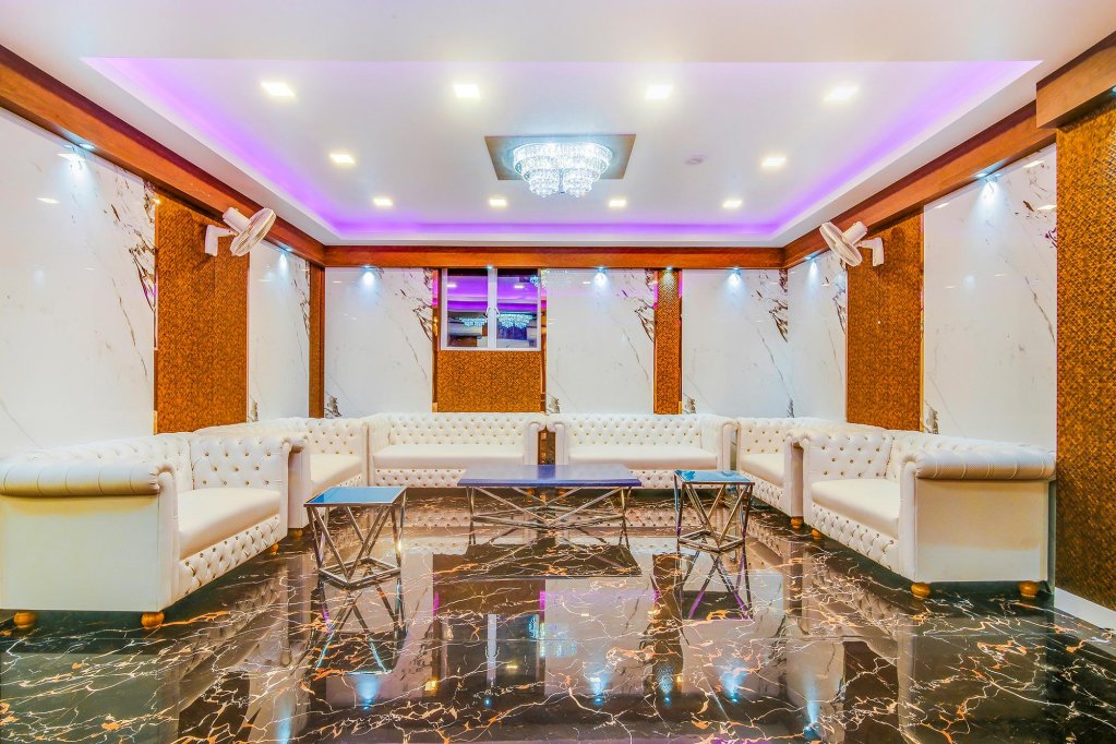 Фото Fabhotel Orion Crystal