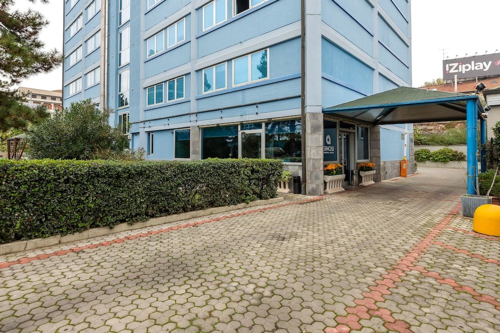 Фото отеля 1