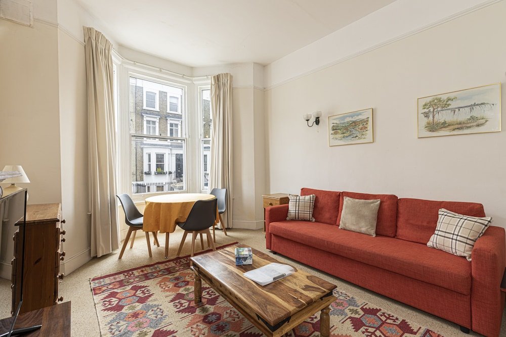 Фото Altido Charming 1 Bed Flat, Sleeps 4