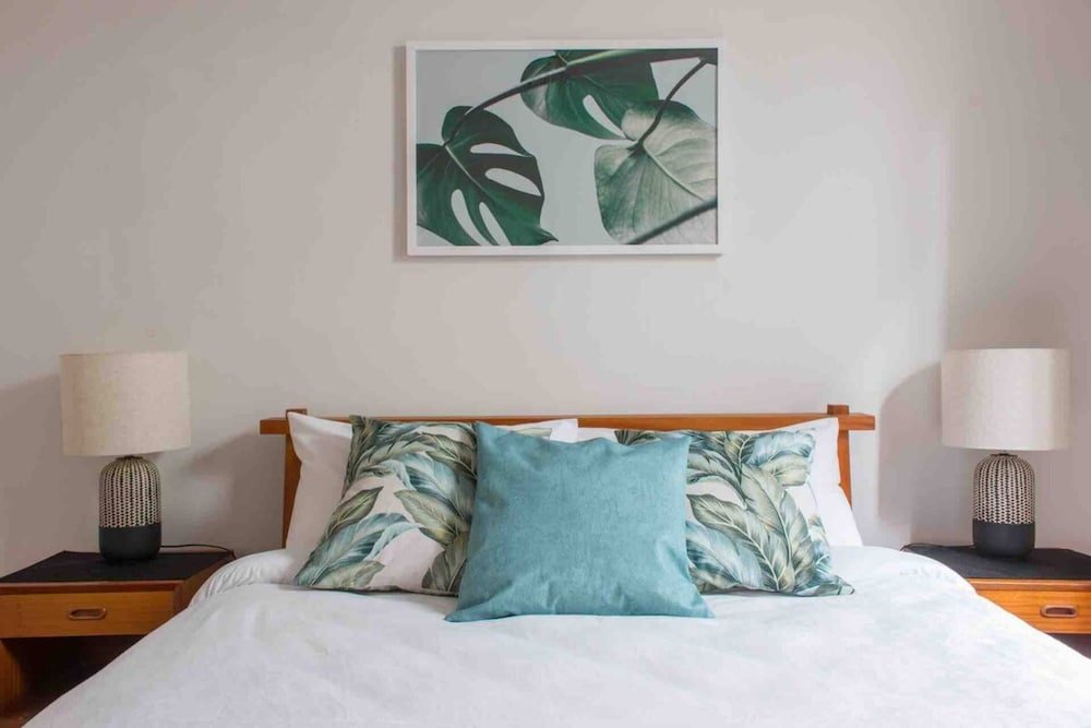 Фото Bright Airy & Spacious 3 Br Home