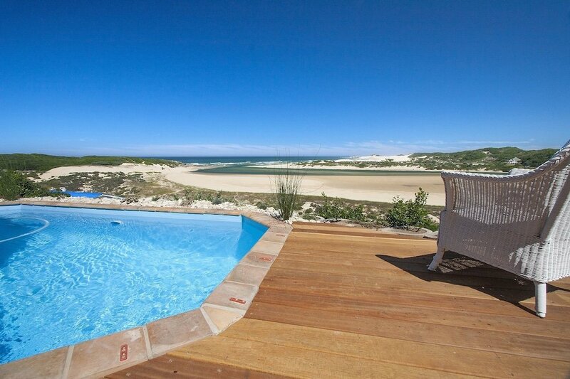 Гостиница The Oyster Box Beach House