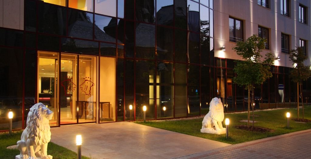 Фото Lions Garden Hotel