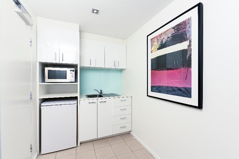 Фото Brady Apartment Hotel Flinders Street