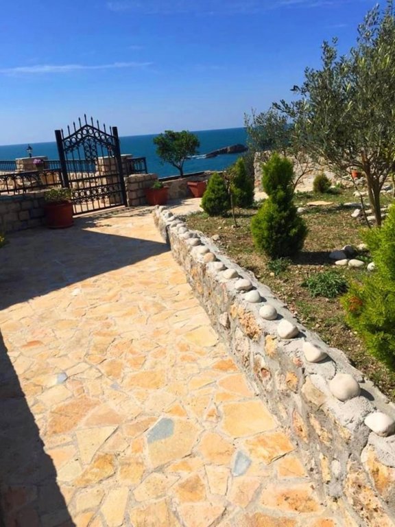 Фото Apartments Antigona Old Town