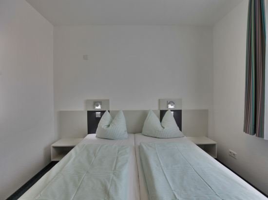 Фото Youth Hostel Cologne-Deutz