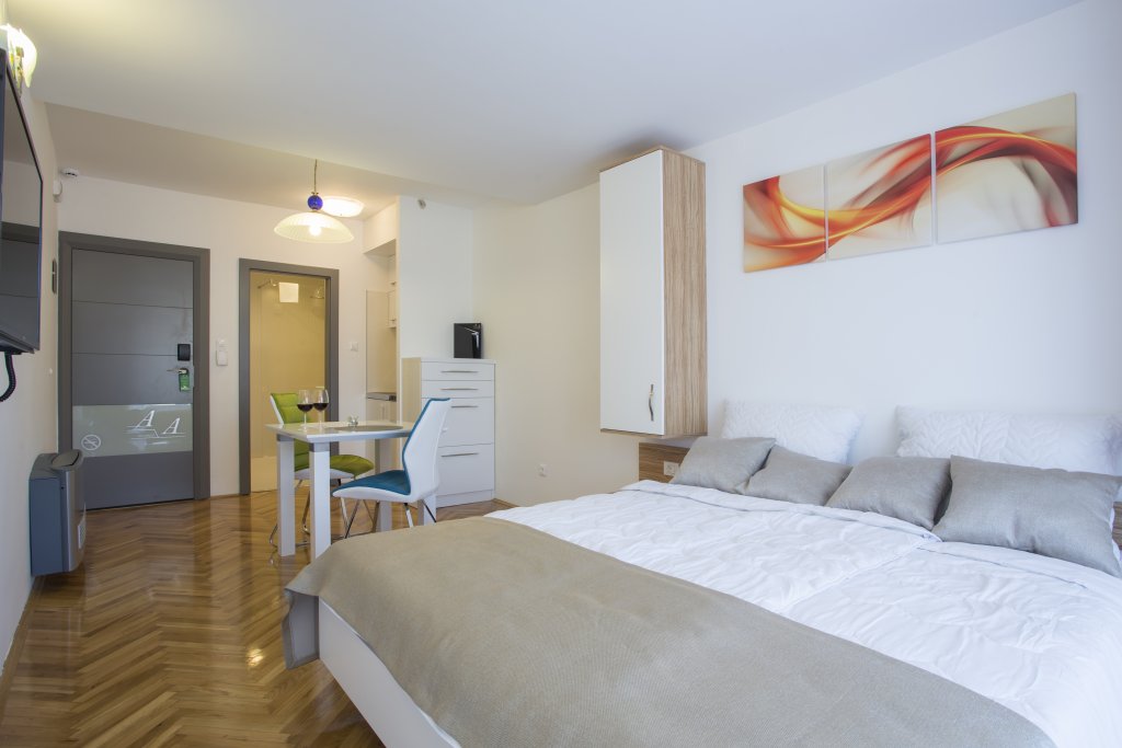 Фото Adrion Aparthotel