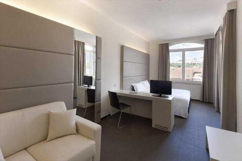 Фото Hotel Cenacolo Assisi