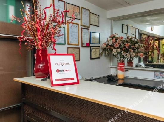 Фото RedDoorz Plus @ AS Fortuna Cebu