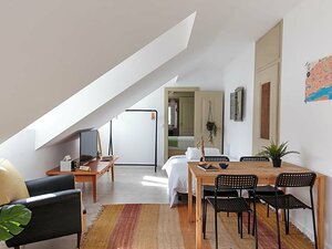 отель The Indy House - Rooms and Apartments
