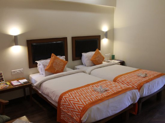 Фото Krishna Inn - The Green Hotel