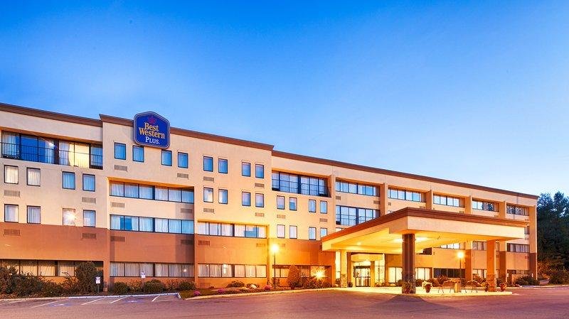 Фото Best Western Plus Reading Inn & Suites
