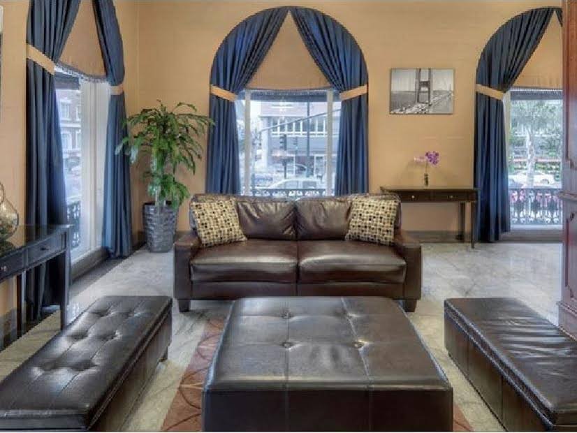 Фото Monarch Hotel