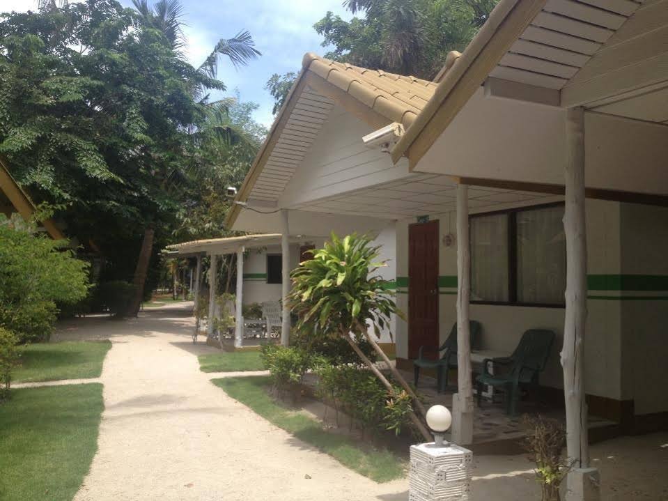 Фото Lime & Soda Beachfront Resort