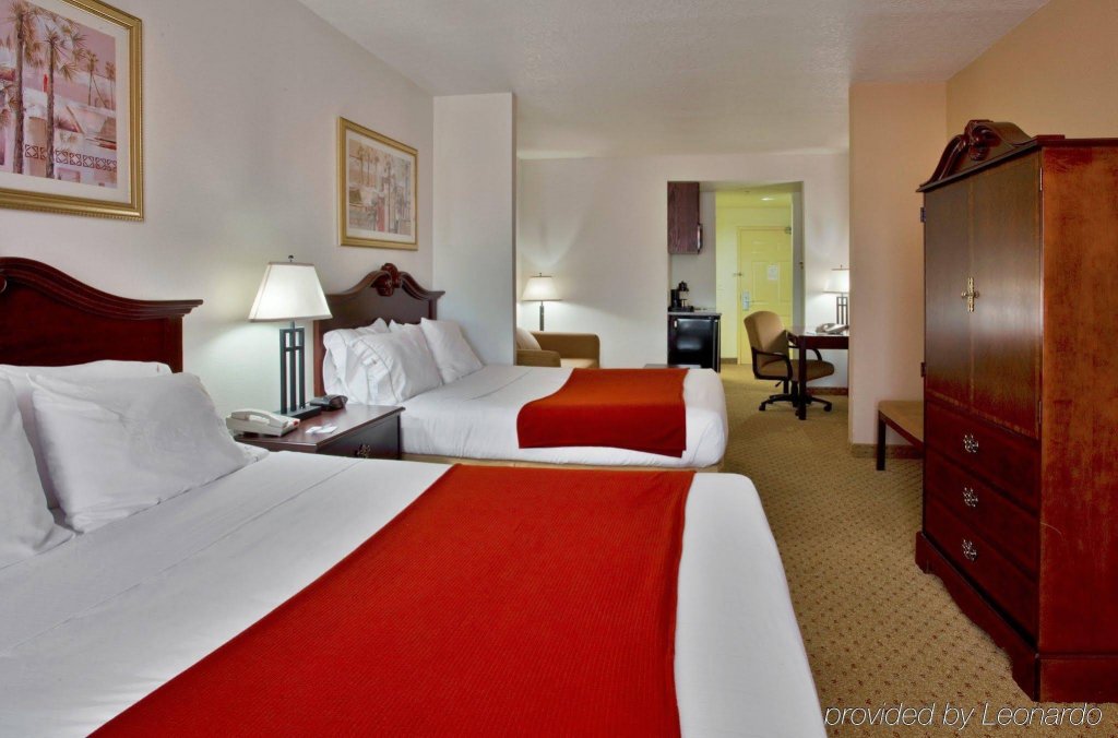 Фото Country Inn & Suites by Radisson, Tampa Rj Stadium