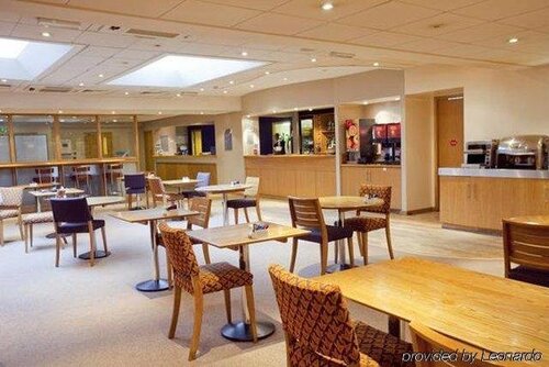 Гостиница Travelodge Guildford в Гилфорде