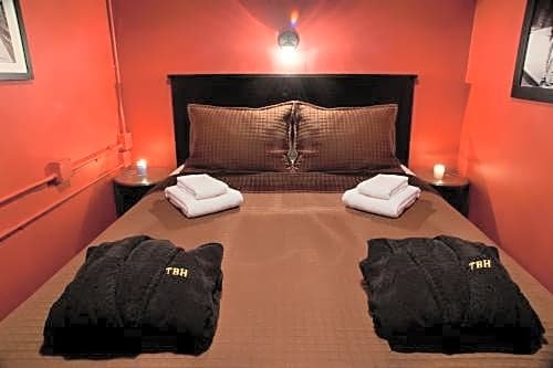 Фото The Bowery House by Oyo