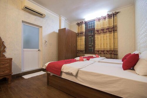 Гостиница RedDoorz near Nha Tho Street в Ханое