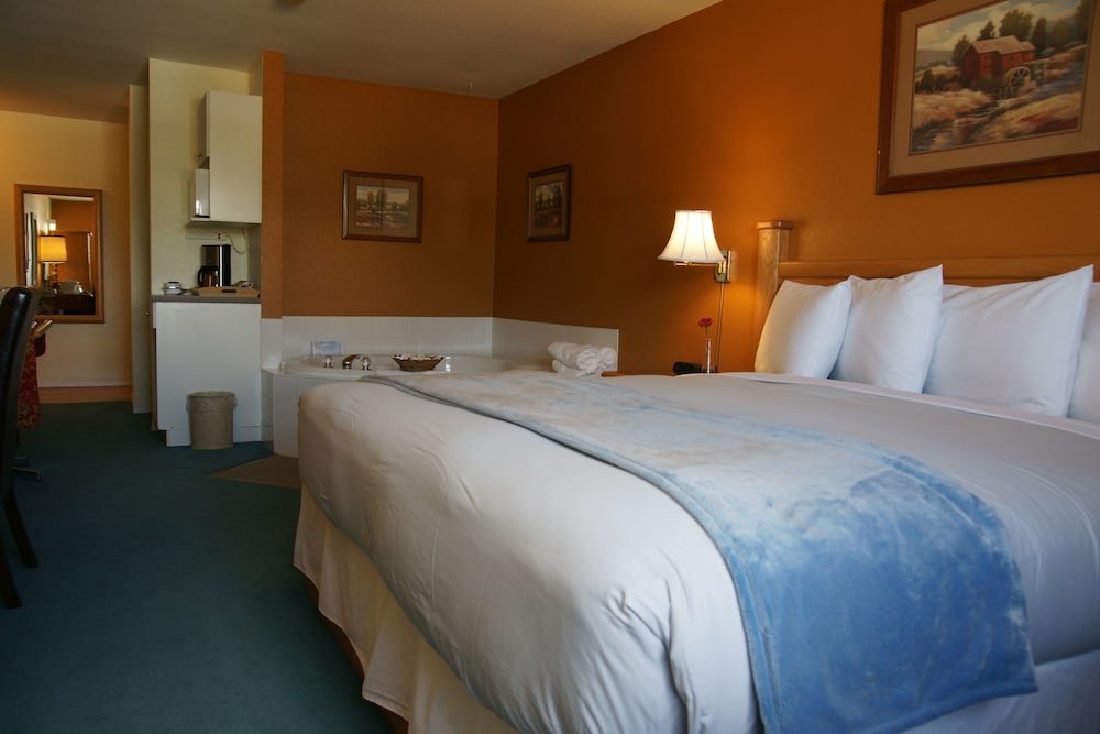 Фото R & R Inn & Suites