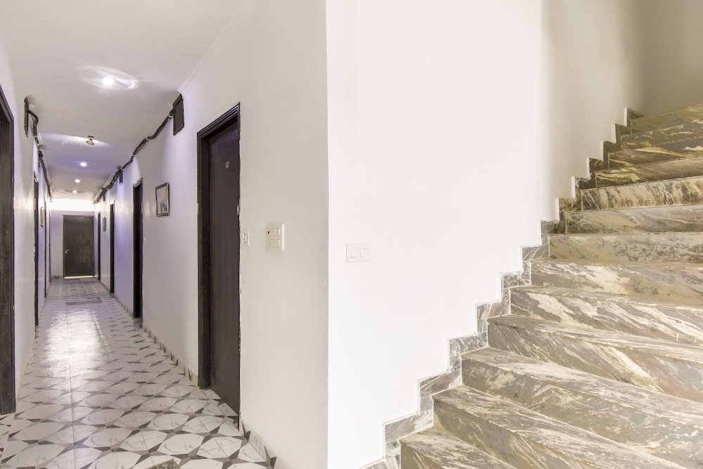 Фото Oyo 14515 Hotel Paras Regency