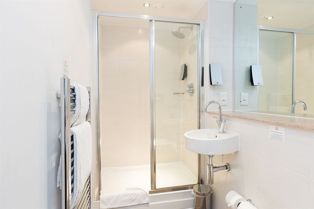 Фото Premier Suites Manchester