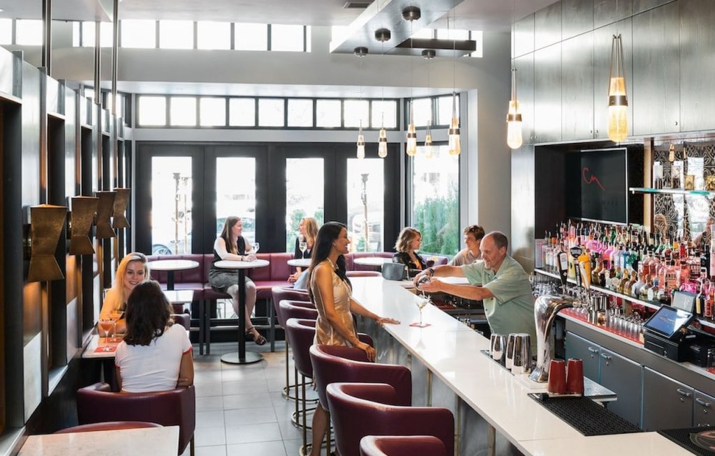 Фото Charlesmark Hotel