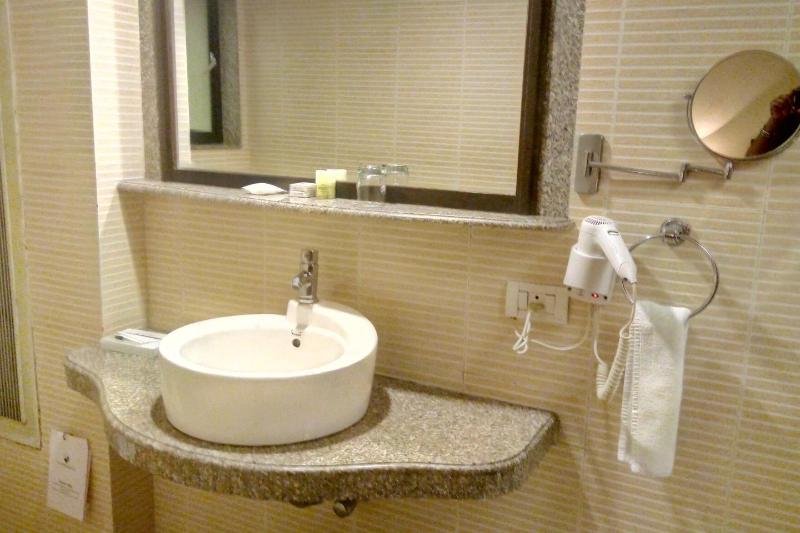 Фото Lytton Hotel