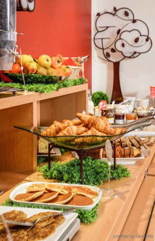 Фото Ibis Saint-Lô La Chevalerie