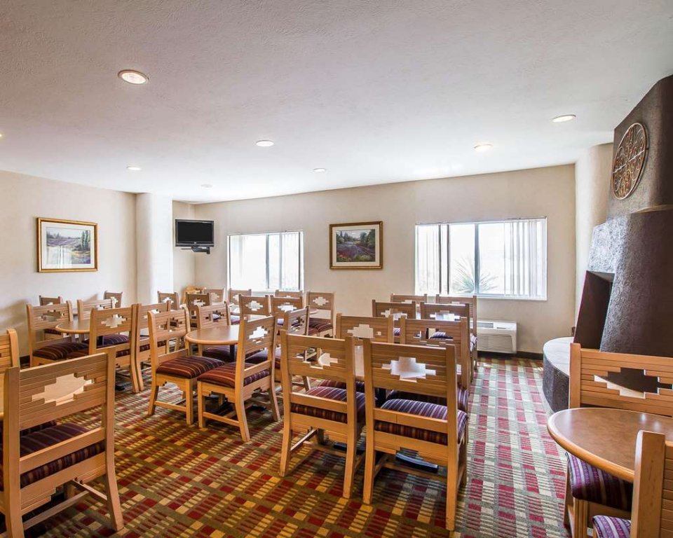 Фото Comfort Suites Peoria Sports Complex