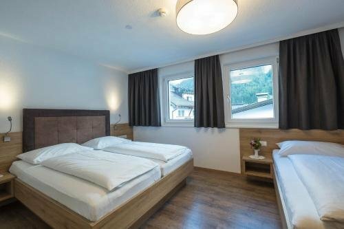 Hotel Chasa Allegria, Ishgl, photo