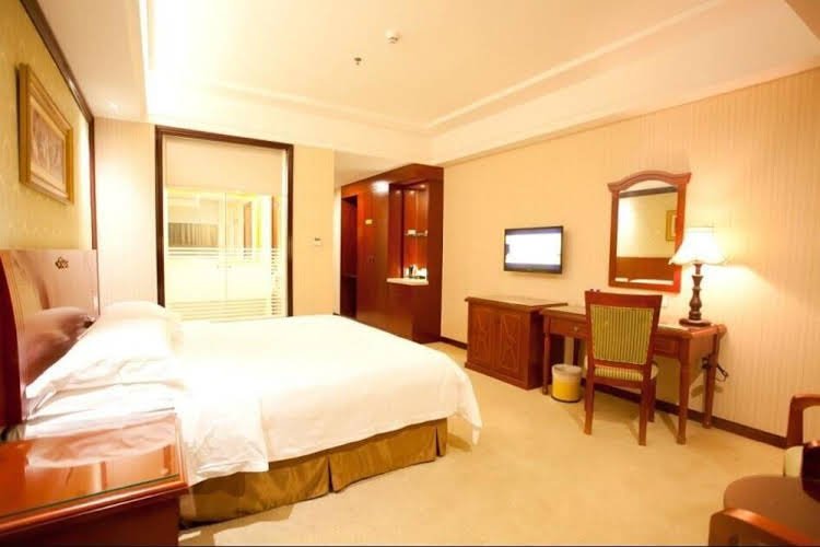 Фото Vienna Hotel Huizhou Zhongxin