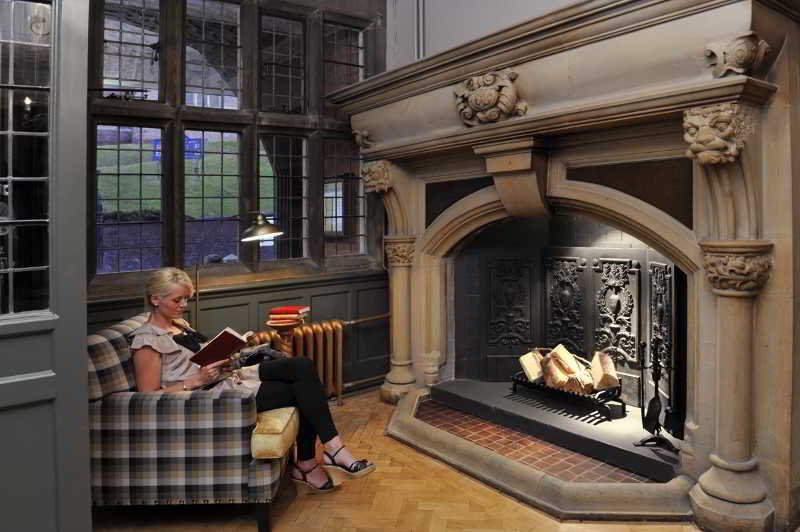 Фото The Crown Manor House Hotel