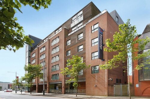 Гостиница Travelodge Swansea Central в Суонси