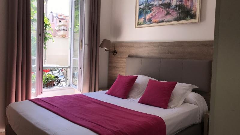 Фото Hotel Parisien