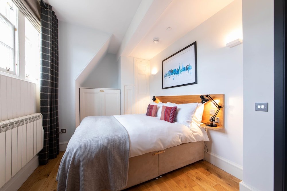 Фото Linton Collection - 28 North Bridge