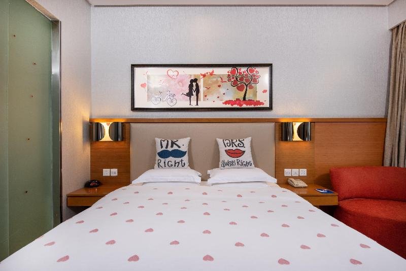 Фото Holiday Inn Express Chongqing Guanyinqiao