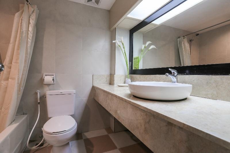 Фото Paragon Tower Hotel